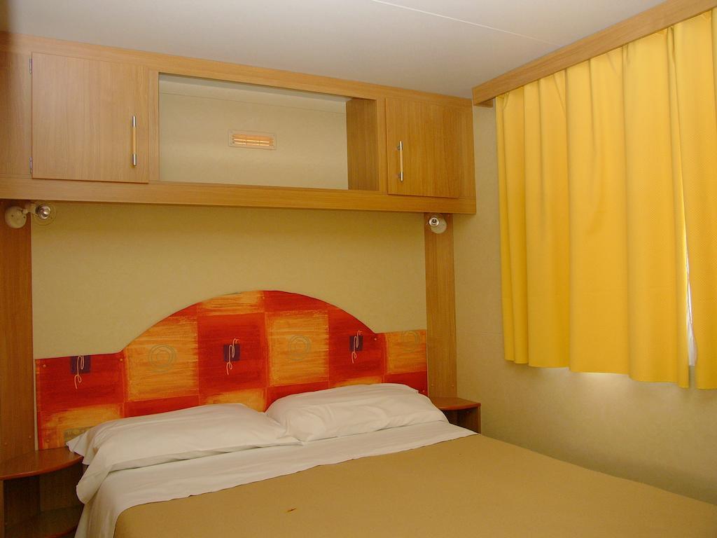 Camping Costa Ponente Cefalù Værelse billede