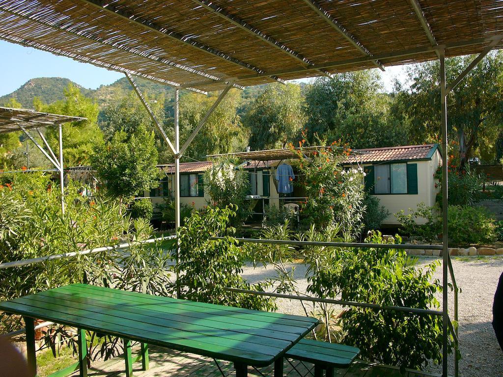 Camping Costa Ponente Cefalù Værelse billede